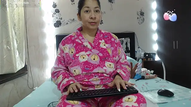 Snapshot of Rachell_111 chatting on 09-16-25, 09:10 Rachell 111 online show from 09-16-25, 09:10