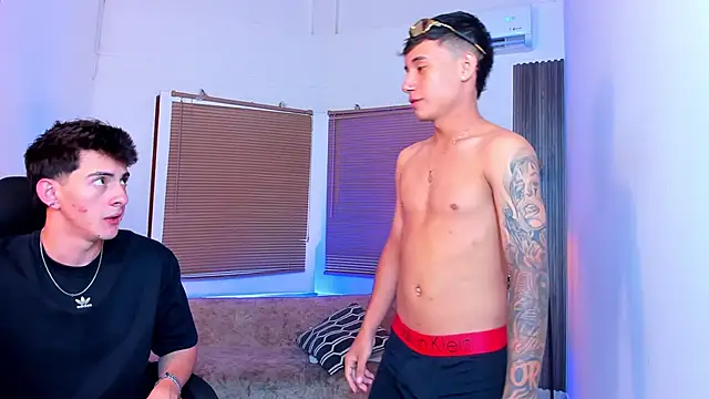 Sexy BoysW online show from 10-16-25, 01:19