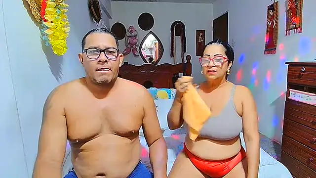 Snapshot of rosi_pamela chatting on 06-10-26, 11:28 rosi pamela online show from 06-10-26, 11:28