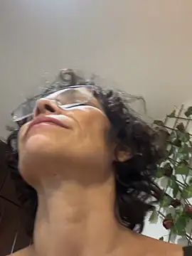 MireyaTorresGu online show from 11-29-25, 01:39