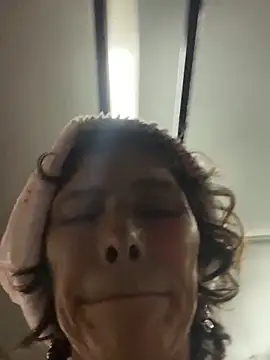 MireyaTorresGu online show from 12-19-25, 01:09