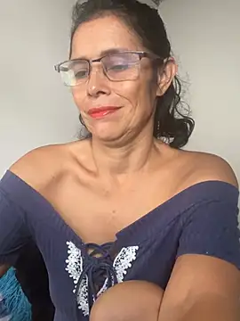 MireyaTorresGu online show from 05-14-26, 04:04