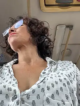 MireyaTorresGu online show from 04-13-26, 01:48