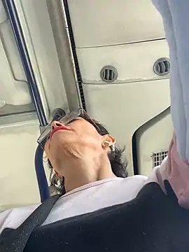 MireyaTorresGu online show from 09-25-25, 03:18