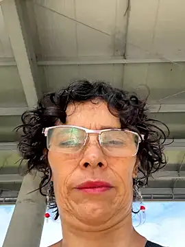 MireyaTorresGu online show from 10-20-25, 01:33