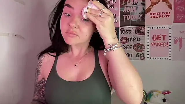 yorkshiregal online show from 04-15-26, 07:36