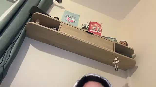 yorkshiregal online show from 12-19-25, 06:38