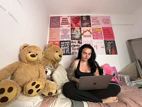 yorkshiregal online show from 05-24-26, 06:46