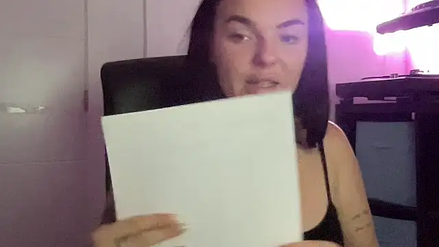 yorkshiregal online show from 11-19-25, 02:39