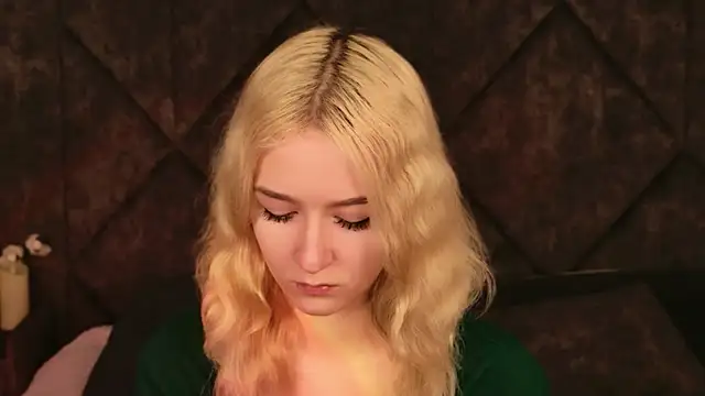 NaomiLoys online show from 11-11-25, 10:32