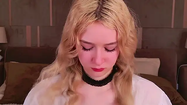 NaomiLoys online show from 03-09-25, 03:43