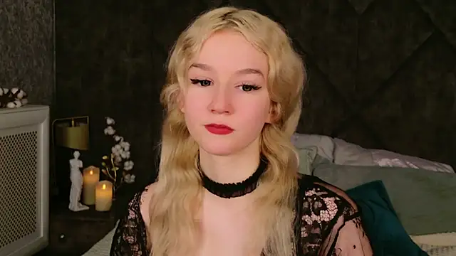 NaomiLoys online show from 02-24-25, 03:23