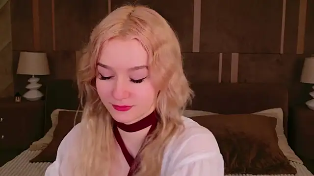 NaomiLoys online show from 03-23-25, 02:04