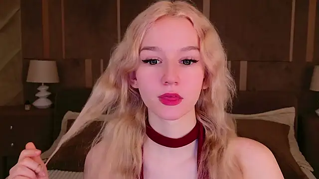 NaomiLoys online show from 03-22-25, 03:42