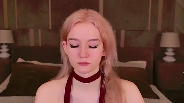 NaomiLoys online show from 03-16-25, 03:39