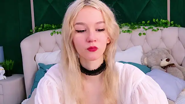 NaomiLoys online show from 03-06-25, 08:48