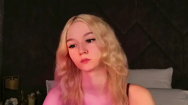 NaomiLoys online show from 12-01-25, 03:57