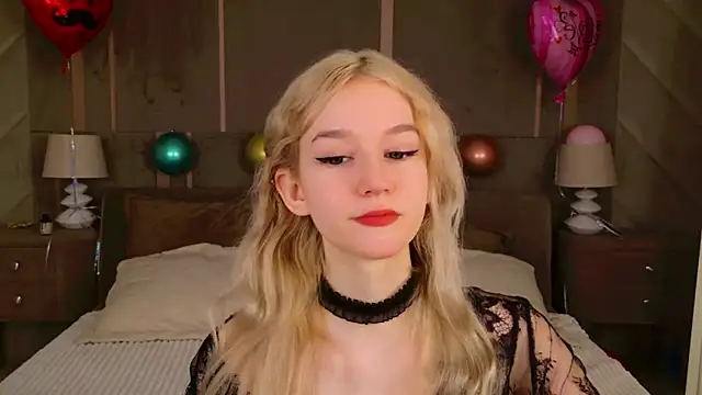 NaomiLoys online show from 02-15-25, 04:34