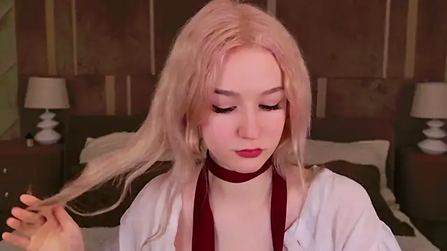 NaomiLoys online show from 03-18-25, 03:12