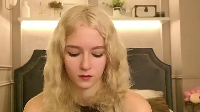 NaomiLoys online show from 09-22-25, 10:43