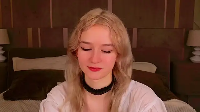 NaomiLoys online show from 02-10-25, 03:35