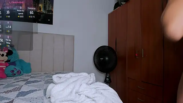 abigail smith18 online show from 12-20-25, 07:28