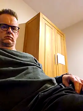 Hectorthyssen1 online show from 10-18-25, 10:23