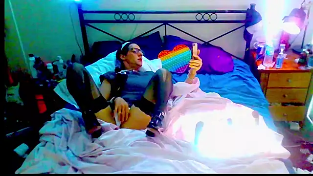 ingrid1982 online show from 11-08-25, 08:34