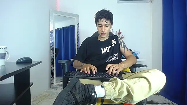 Zacktk7 online show from 01-31-25, 08:43