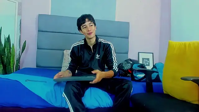 Zacktk7 online show from 02-08-25, 02:38