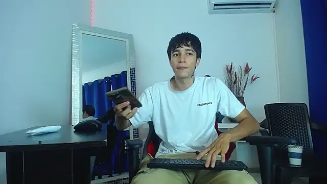 Zacktk7 online show from 02-05-25, 08:25