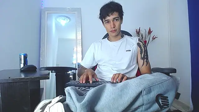 Zacktk7 online show from 02-04-25, 07:44