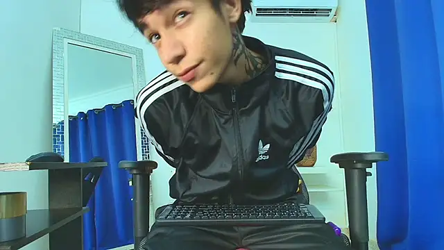 Zacktk7 online show from 02-19-25, 08:31