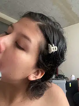 Namiko Park online show from 02-28-25, 07:14