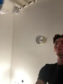 MikesWood21 online show from 05-18-26, 11:53