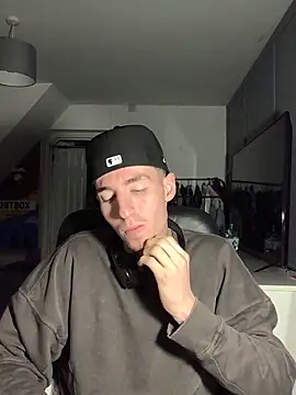 MikesWood21 online show from 12-05-24, 04:48