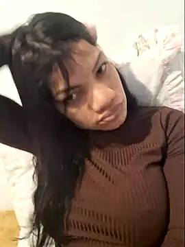 Snapshot of charllottebrasilian chatting on 06-15-26, 01:11 charllottebrasilian online show from 06-15-26, 01:11