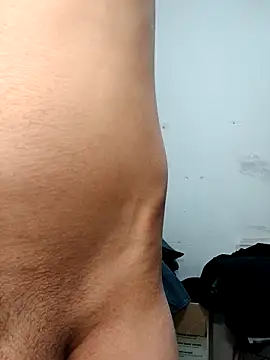 Snapshot of jhonyhot9292 chatting on 12-15-25, 12:27 jhonyhot9292 online show from 12-15-25, 12:27