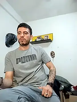 Snapshot of jhonyhot9292 chatting on 12-19-25, 06:27 jhonyhot9292 online show from 12-19-25, 06:27