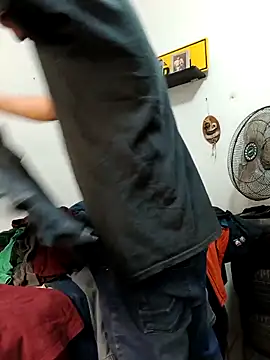 Snapshot of jhonyhot9292 chatting on 10-20-25, 06:26 jhonyhot9292 online show from 10-20-25, 06:26