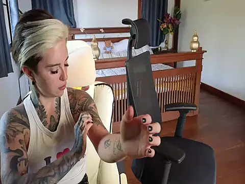 Alexandersonxo online show from 03-19-26, 06:35