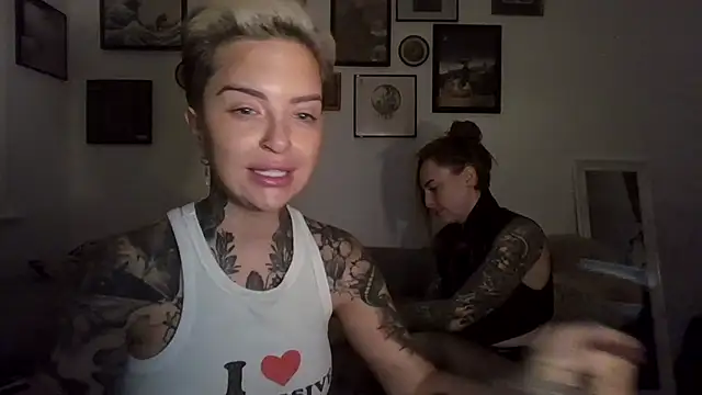 Alexandersonxo online show from 12-15-25, 08:09