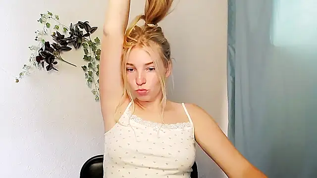 Queen ofLove online show from 06-14-26, 10:05