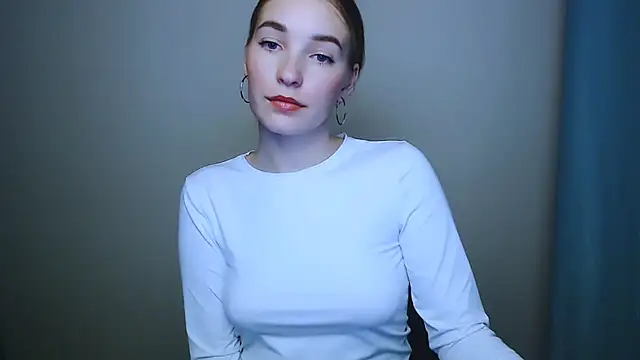 Queen ofLove online show from 11-27-25, 07:58