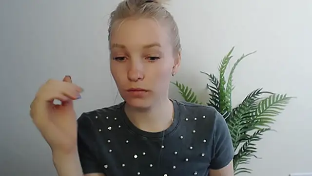 Queen ofLove online show from 04-30-26, 07:48