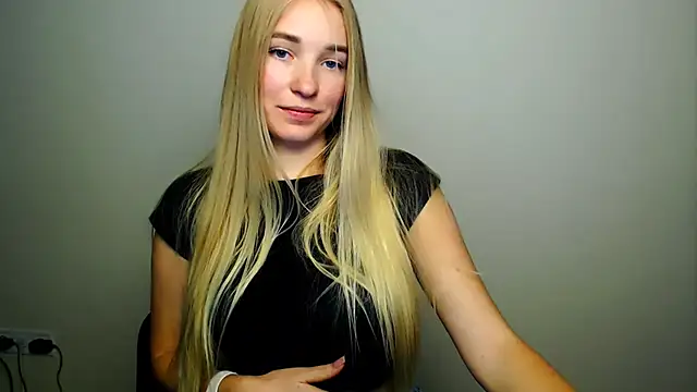 Queen ofLove online show from 10-13-25, 08:54