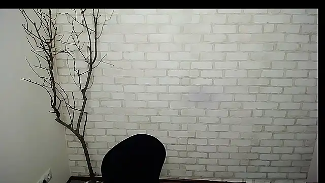 Queen ofLove online show from 02-14-25, 10:06