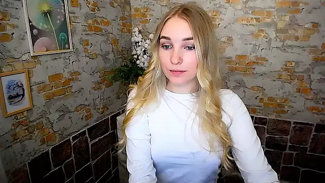 Queen ofLove online show from 02-18-25, 05:09