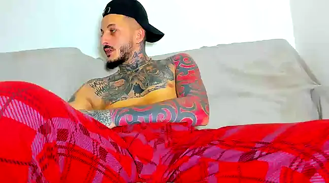 Snapshot of MentoXXL chatting on 12-21-24, 06:11 MentoXXL online show from 12-21-24, 06:11