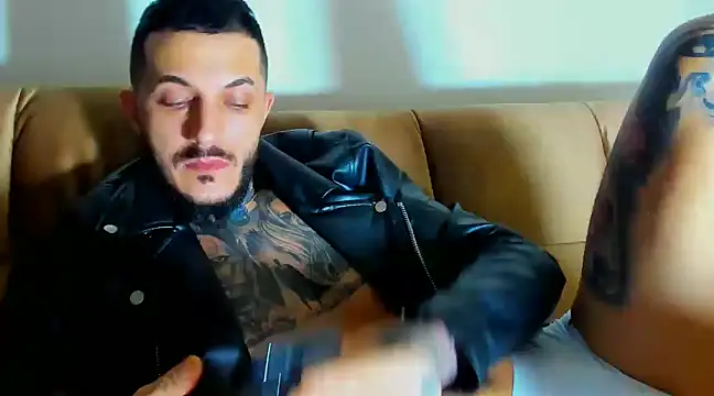 Snapshot of MentoXXL chatting on 01-03-25, 04:59 MentoXXL online show from 01-03-25, 04:59